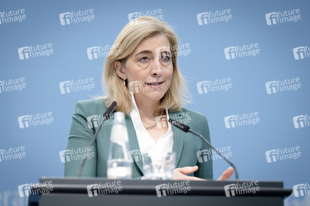 Pressekonferenz mit Nina Warken in Berlin