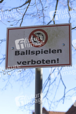 Symbolfoto 'Ballspielen verboten!'