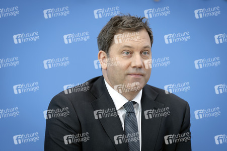 Bundespressekonferenz 'Regierungsentwurf zu den Haushaltseckwerten 2027 und dem Finanzplan 2028-2030' in Berlin