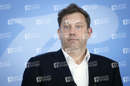 Pressestatement von Boris Pistorius, Lars Klingbeil und Katherina Reiche in Berlin