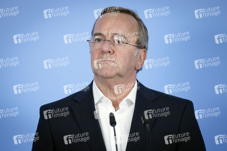 Pressestatement von Boris Pistorius, Lars Klingbeil und Katherina Reiche in Berlin