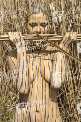 NATURE ART: Schilf / Reeds Bodypainting