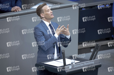 77. Sitzung des Deutschen Bundestages in Berlin