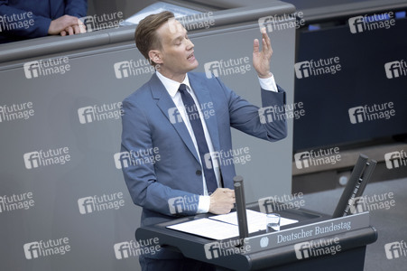 77. Sitzung des Deutschen Bundestages in Berlin