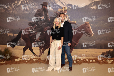 Serienscreening 'Dutton Ranch' in Berlin