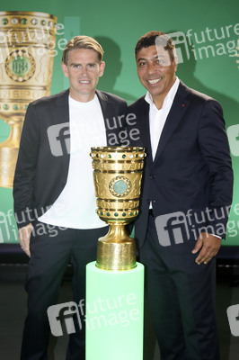 Cup Handover in Berlin