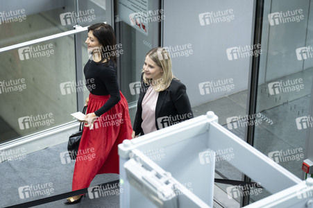 Pressestatement vom Verena Hubertz und Katherina Reiche in Berlin