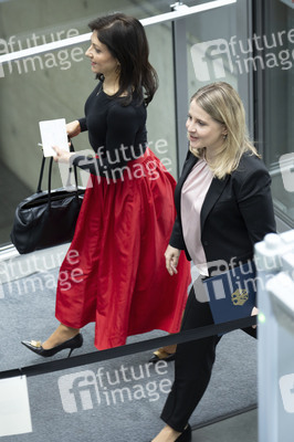 Pressestatement vom Verena Hubertz und Katherina Reiche in Berlin