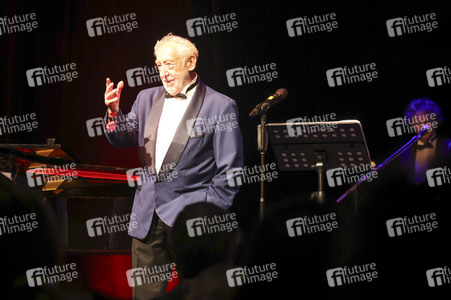 Show 'Unkaputtbar - 90 Jahre Hallervorden' in Berlin