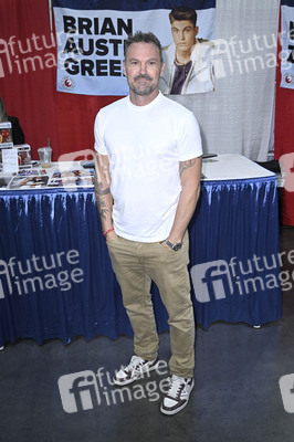 Comic Con Revolution in Ontario