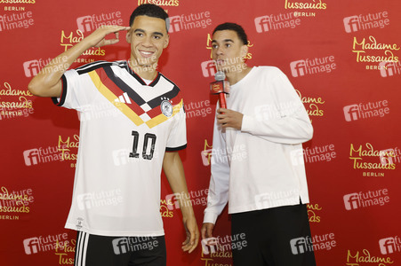 Jamal Musiala bei der Präsentation seiner Wachsfigur in München