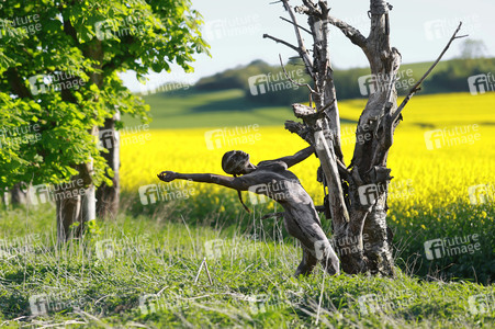 NATURE ART: Trockenbirke / Dried Birch Bodypainting
