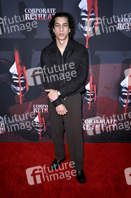 Filmpremiere 'Corporate Retreat' in Burbank