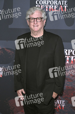 Filmpremiere 'Corporate Retreat' in Burbank