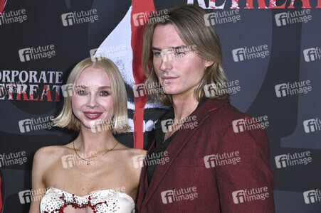 Filmpremiere 'Corporate Retreat' in Burbank