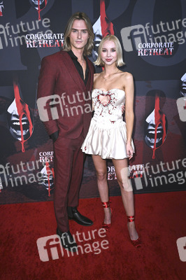 Filmpremiere 'Corporate Retreat' in Burbank