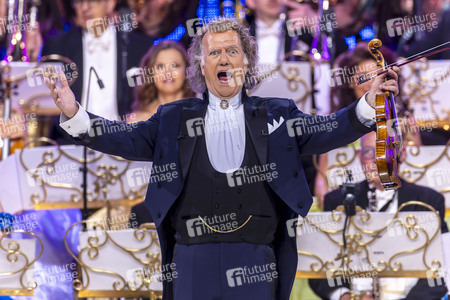 Konzert von André Rieu und dem Johann-Strauss-Orchester in Erfu