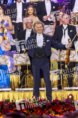 Konzert von André Rieu und dem Johann-Strauss-Orchester in Erfu