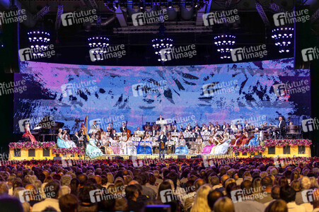 Konzert von André Rieu und dem Johann-Strauss-Orchester in Erfu