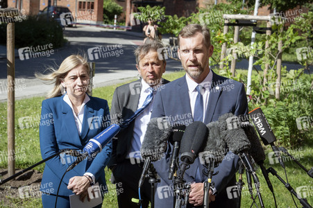 Pressestatement zum Gesundheitszustand des Ebola-Patienten Peter Stafford in Berlin