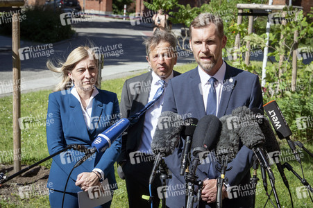 Pressestatement zum Gesundheitszustand des Ebola-Patienten Peter Stafford in Berlin