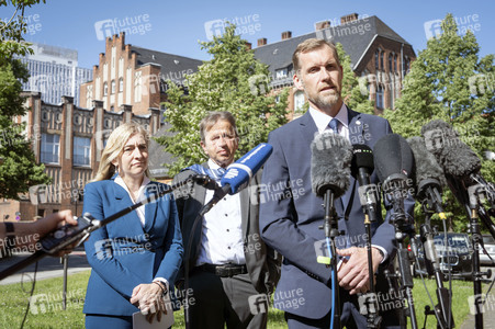 Pressestatement zum Gesundheitszustand des Ebola-Patienten Peter Stafford in Berlin