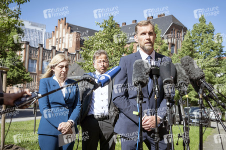 Pressestatement zum Gesundheitszustand des Ebola-Patienten Peter Stafford in Berlin