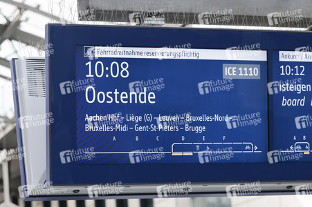 ICE-Zugtaufe im Kölner Hauptbahnof
