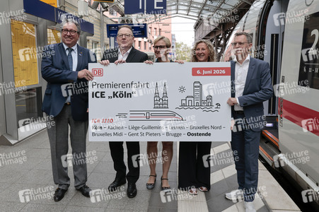 ICE-Zugtaufe im Kölner Hauptbahnof