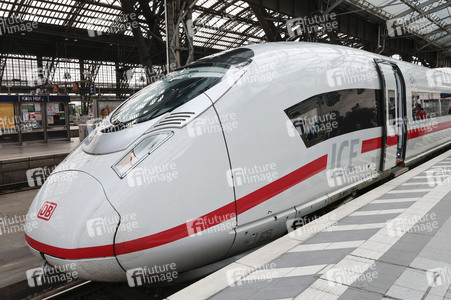 ICE-Zugtaufe im Kölner Hauptbahnof