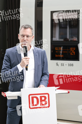 ICE-Zugtaufe im Kölner Hauptbahnof