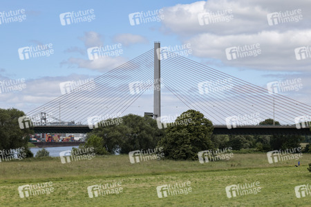 Gesperrte Friedrich-Ebert-Brücke/Nordbrücke in Bonn