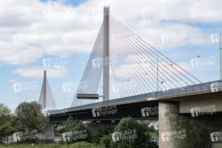 Gesperrte Friedrich-Ebert-Brücke/Nordbrücke in Bonn