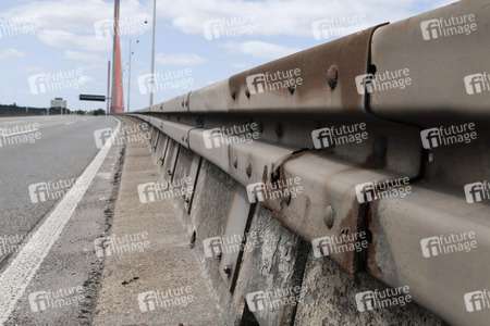Gesperrte Friedrich-Ebert-Brücke/Nordbrücke in Bonn