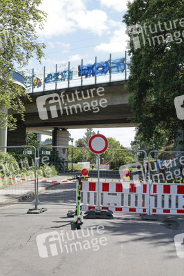 Gesperrte Friedrich-Ebert-Brücke/Nordbrücke in Bonn