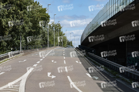 Gesperrte Friedrich-Ebert-Brücke/Nordbrücke in Bonn