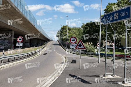 Gesperrte Friedrich-Ebert-Brücke/Nordbrücke in Bonn