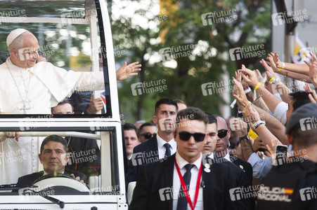 Papst Leo XIV. bei einer Gebetswache in Madrid