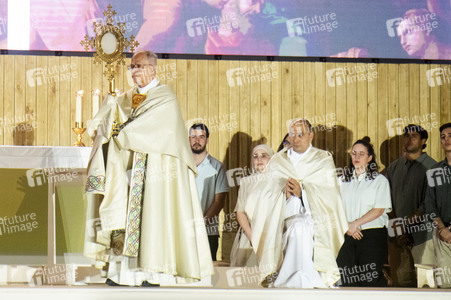 Papst Leo XIV. bei einer Gebetswache in Madrid