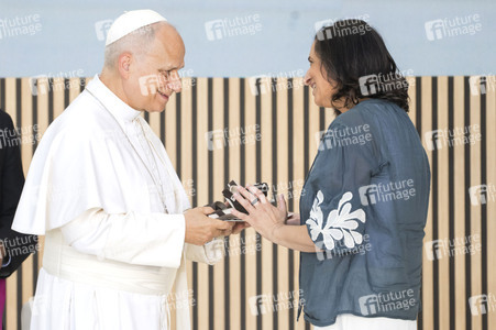 Papst Leo XIV. besucht das Cedia 24 Horas in Madrid