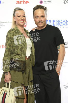 Festivaleröffnung und Serienpremiere 'Back for More', Seriencamp Festival 2026 in Köln