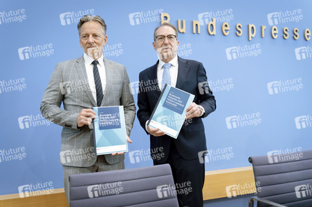 Bundespressekonferenz 'Vorstellung der Statistik politisch motivierter Kriminalität 2025' in Berlin