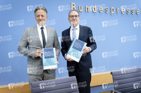 Bundespressekonferenz 'Vorstellung der Statistik politisch motivierter Kriminalität 2025' in Berlin