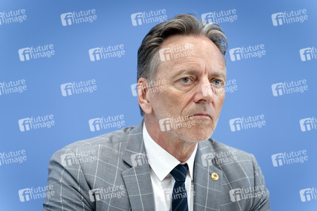 Bundespressekonferenz 'Vorstellung der Statistik politisch motivierter Kriminalität 2025' in Berlin