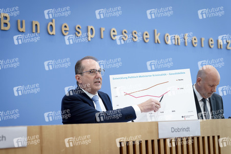 Bundespressekonferenz 'Vorstellung der Statistik politisch motivierter Kriminalität 2025' in Berlin