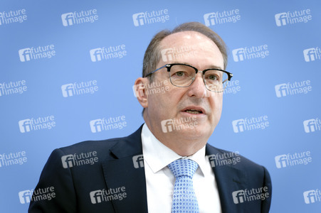 Bundespressekonferenz 'Vorstellung der Statistik politisch motivierter Kriminalität 2025' in Berlin