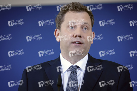 Pressekonferenz mit Lars Klingbeil zur Vorstellung des ersten IIB Berichtes in Berlin