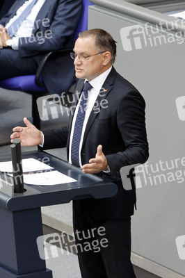 83. Sitzung des Deutschen Bundestages in Berlin