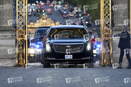 Präsident Macron empfängt Präsident Trump in Versailles