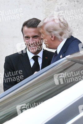 Präsident Macron empfängt Präsident Trump in Versailles